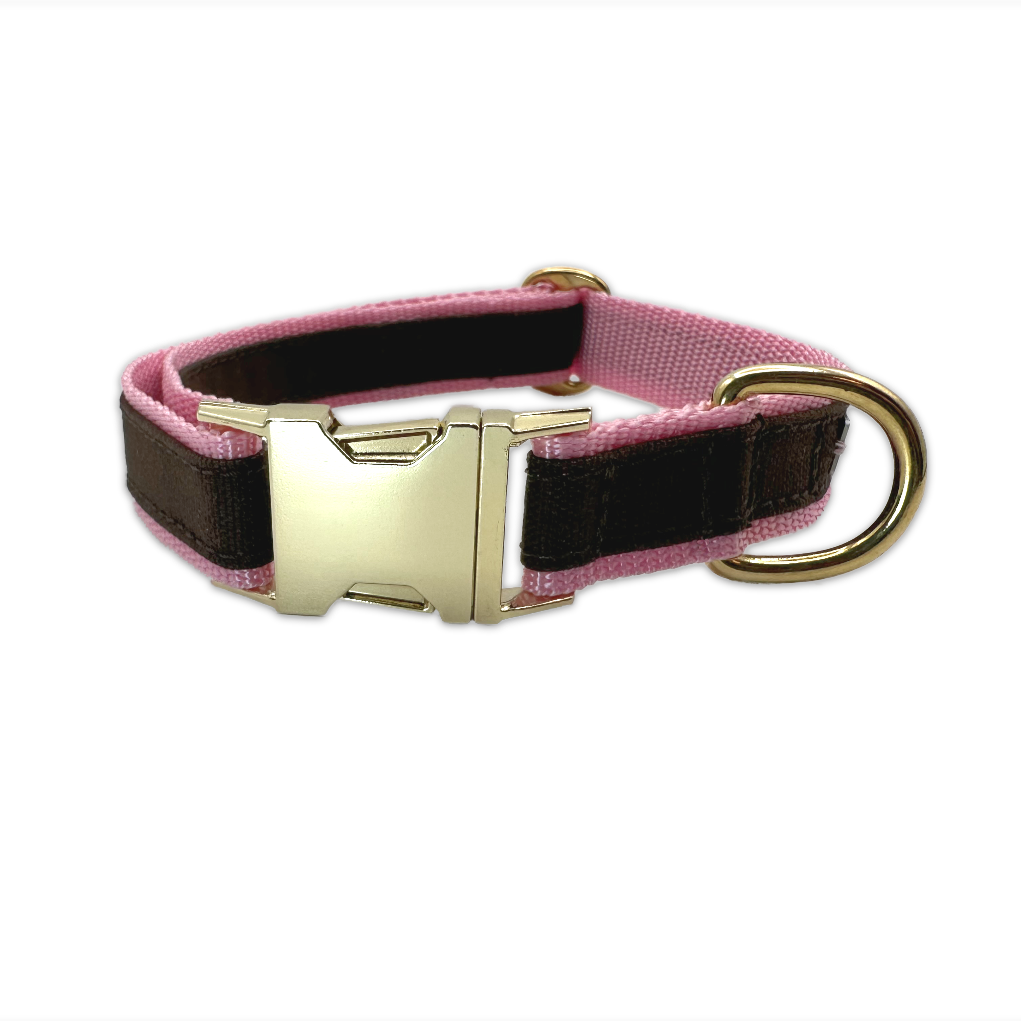 FINESTBOY-Halsband, 25mm, rosafarbenes Gurtband mit dunkelbraunem Canvas-Streifen und Vollmessing-Applikationen und vermessingter Metallsteckschnalle, gelegt, Frontansicht