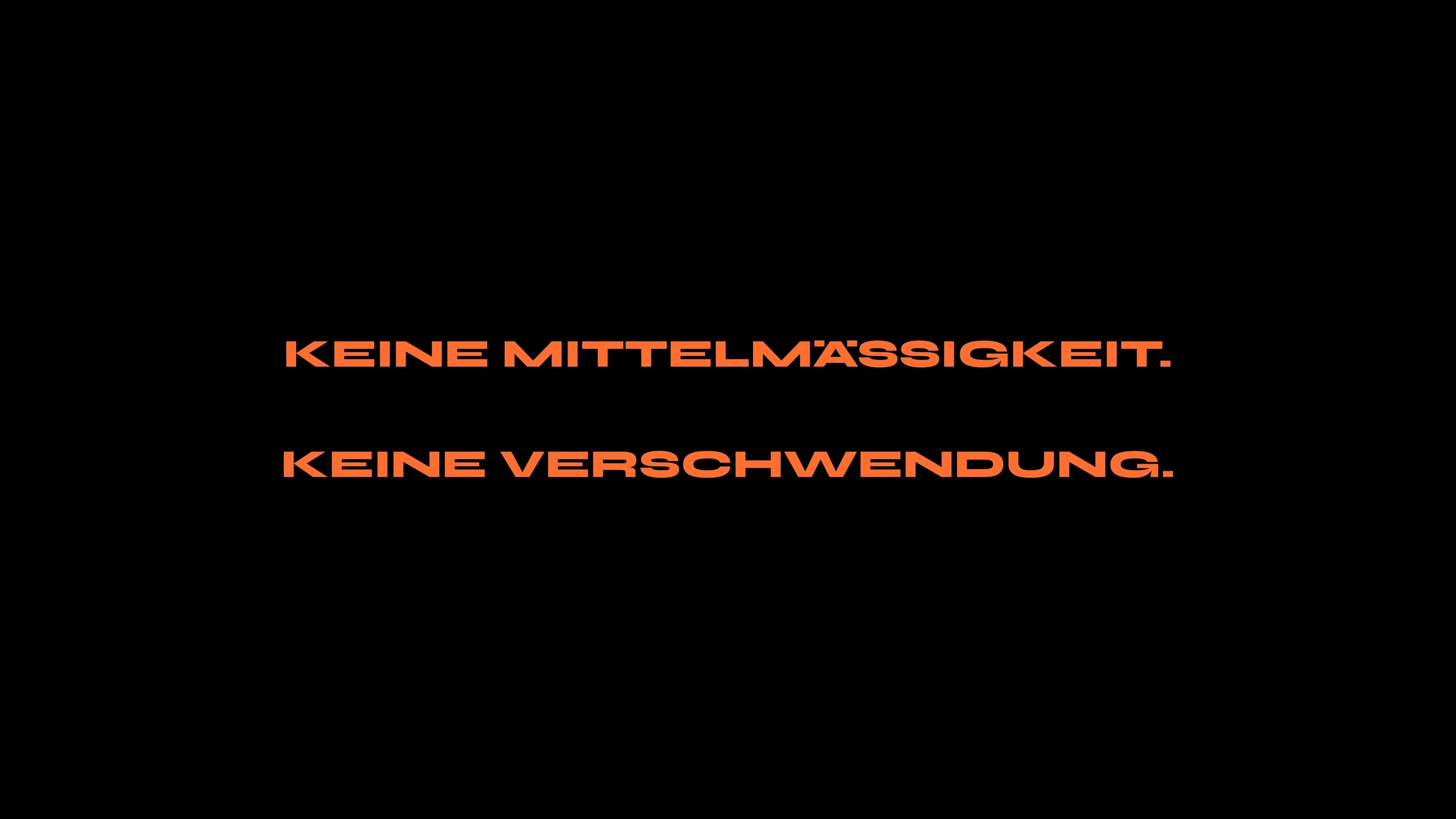 Typografie-Bild schwarzer Hintergrund mit Text KEINE MITTELMÄSSIGKEIT. KEINE VERSCHWENDUNG. in Orange, Syne ExtraBold — Mission-Sektion der ÜBER FINESTBOY Seite, Hamburg.